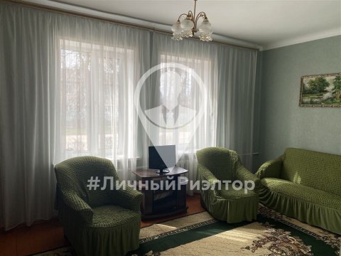 3-к квартира, 1/2 эт., 63м²