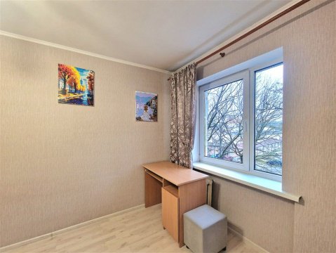 3-к квартира, 4/5 эт., 58м²