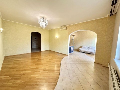 3-к квартира, 4/25 эт., 138м²