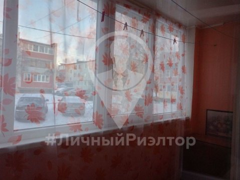 2-к квартира, 1/3 эт., 50м²