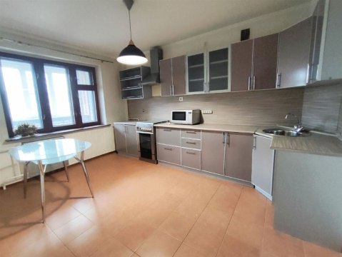 3-к квартира, 8/10 эт., 89м²